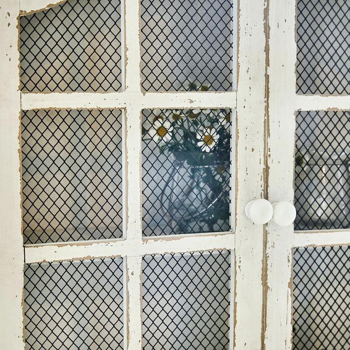 Immagine prodotto Loberon Armadio a muro Monthelie bianco antico (50,5 x 18 x 56 cm)