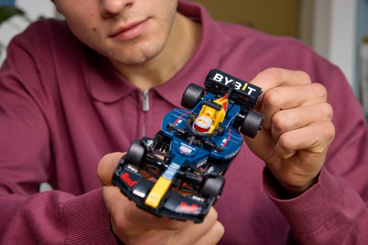 Productafbeelding LEGO Oracle Red Bull Racing RB20 F1 Rennauto (77243, LEGO Snelheidskampioenen)