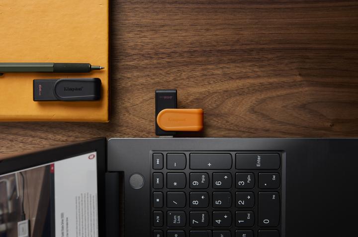 Produktbild Kingston USB-Stick 256GB DataTraveler Exodia S USB 3.2 retail (256 GB, USB 3.2)