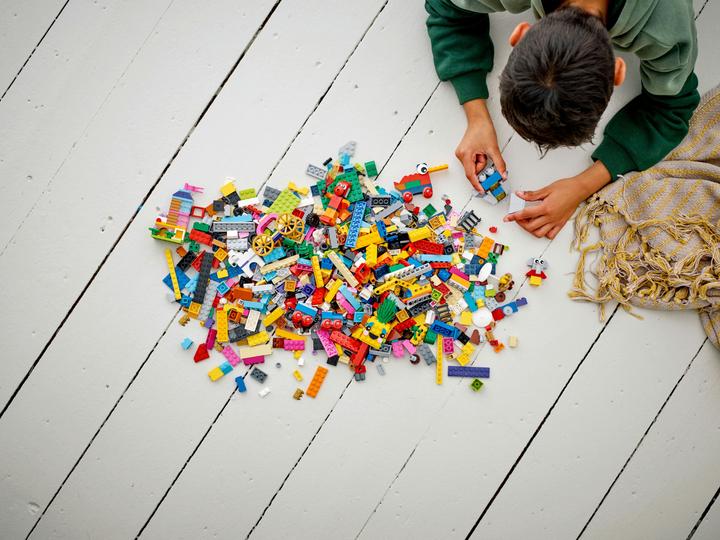 Actual product image LEGO Classic 11021 90 years of play fun (11021, LEGO Classic)