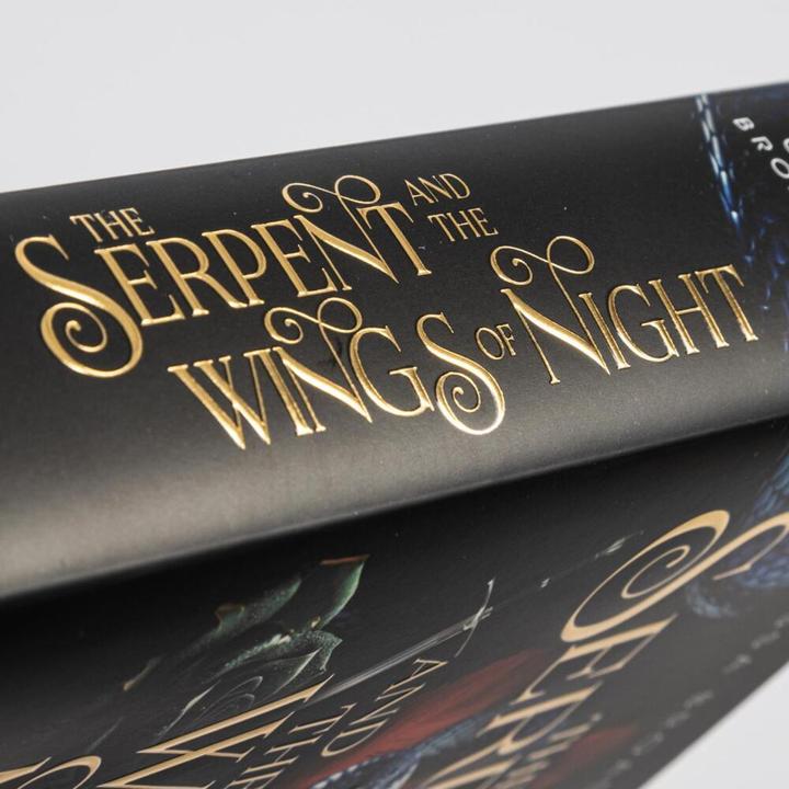Produktbild The Serpent and the Wings of Night (Crowns of Nyaxia 1) (Deutsch, Carissa Broadbent, Kristina Flemm, Heike Holtsch, 2024)