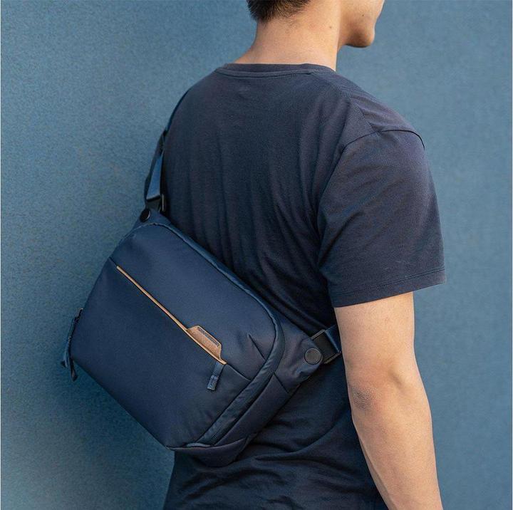 Actual product image Peak Design Everyday Sling v2 (Camera shoulder bag, 6 l)