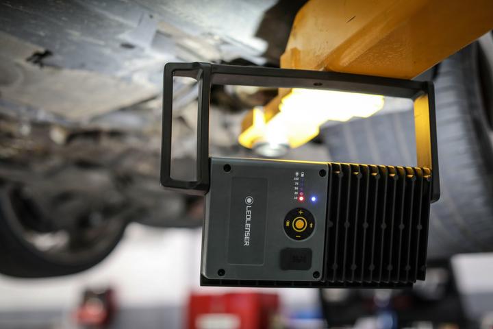 Actual product image Ledlenser IF8R Work lamp (4500 lm)