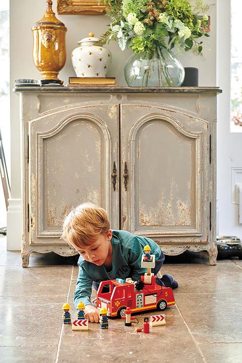 Produktbild Tender Leaf Toys Feuerwehrauto