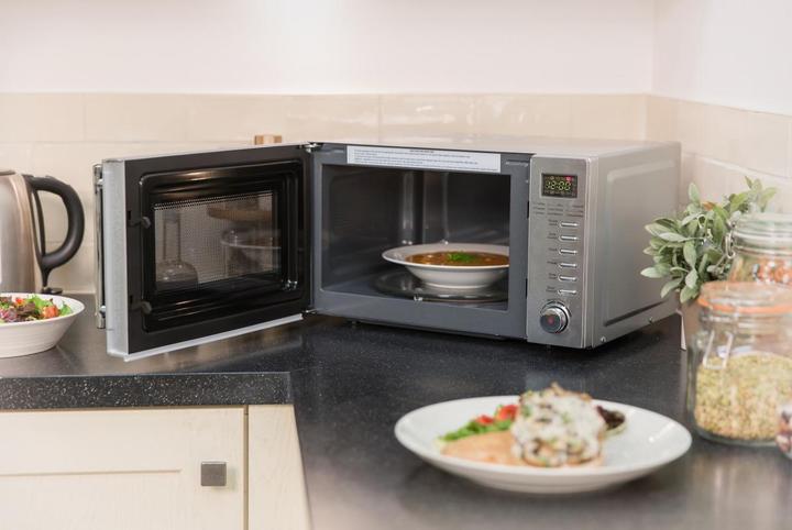 Immagine prodotto Russell Hobbs RHM2031 – 20-Liter-Digitale Mikrowelle mit Grill, Edelstahl (Spina CH, 20 l)