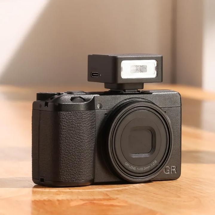 Actual product image Ulanzi SL01 Spark Lite Camera Flash Light