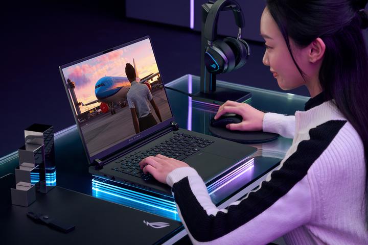 Immagine prodotto ASUS G835LX-SA008W