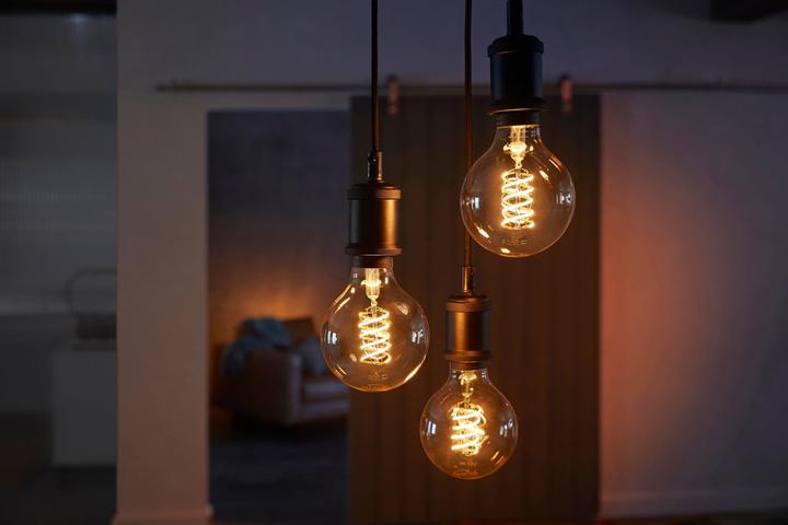 Image du produit Philips Hue White BT (E27, 7 W, 550 lm, 1 x, G)