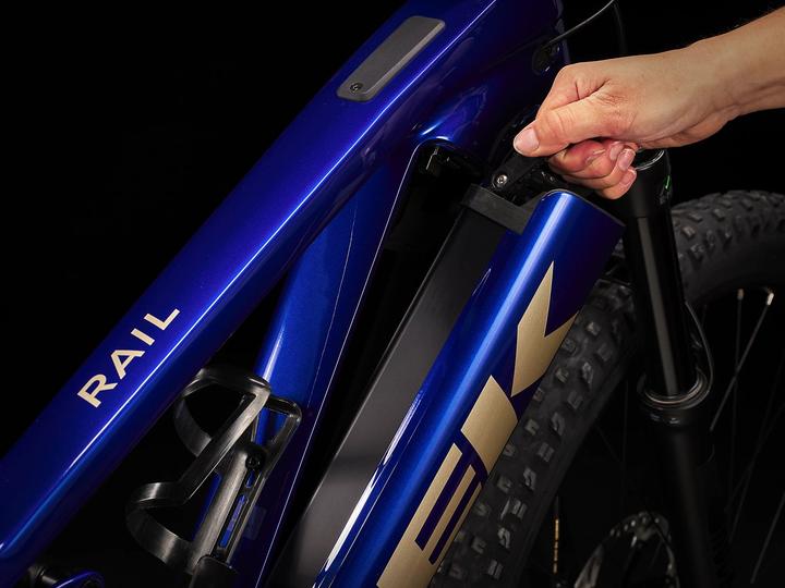 Actual product image Trek Rail 9.5 Gen 4 Hex Blue