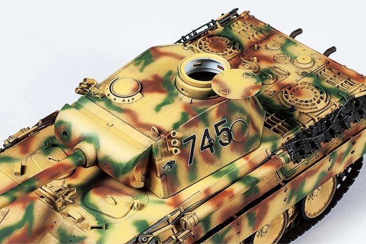 Actual product image Tamiya German Tanker V Panther Ausf.D