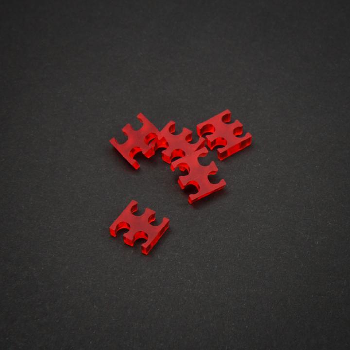 Actual product image King Mod 4-slot cable comb 3mm small - red - set of 5