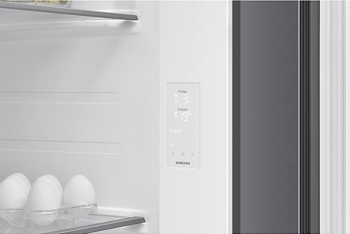 Produktbild Samsung RS70F Side-by-Side mit Metal Cooling und Wassertank, EEK: E (640 l)
