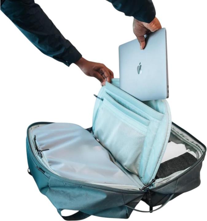 Actual product image Thule Aion Duffel Bag 35L - Dark Slate (35 l)