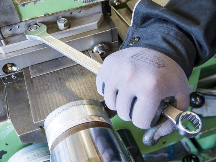 Produktbild HAZET Ring-Maulschlüssel ∙ extra lang ∙ schlanke Bauform 600LG-27 ∙ Aussen Doppel-Sechskant-Traction… (27 mm)