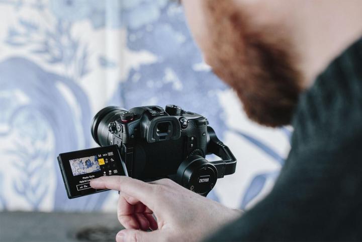 Produktbild Panasonic DC-GH5M2LE Kit (12 - 60 mm, 20.33 Mpx, Micro Four Thirds)