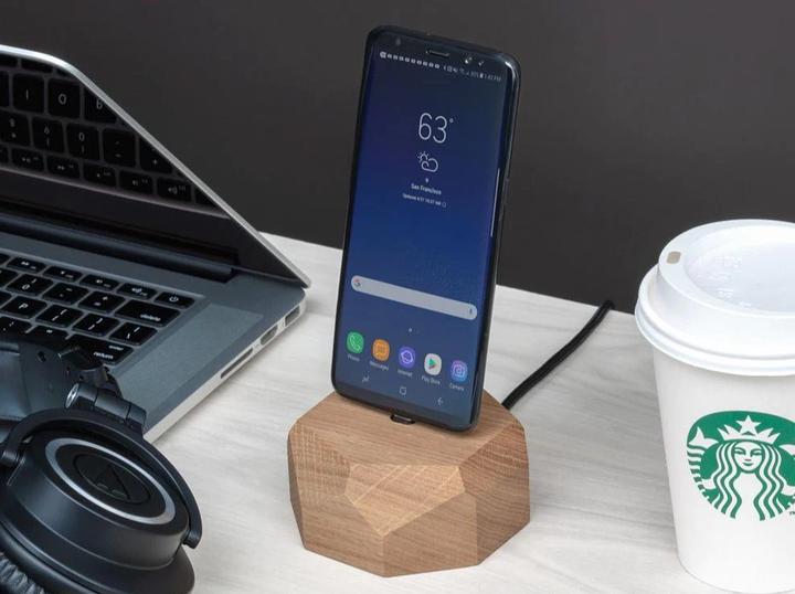 Immagine prodotto Oakywood Geometric Dock - Docking station per smartphone - USB-C