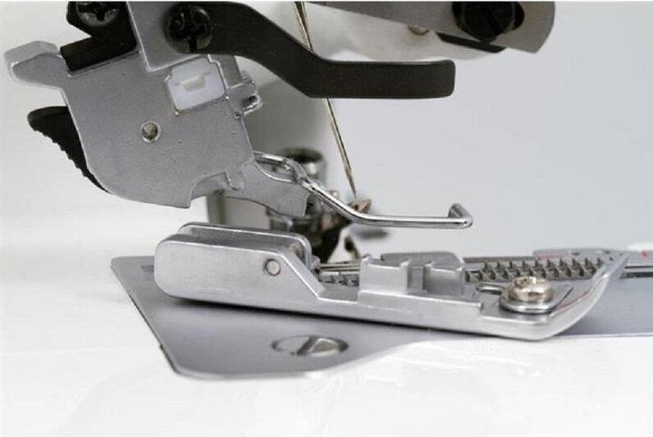 Actual product image Juki Overlock MO-654DEN/CE6