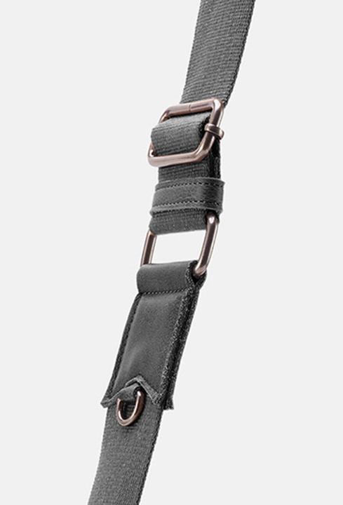 Produktbild FredsBruder Layer Umhängetasche Leder 38 cm