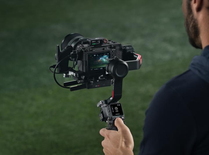 Image du produit DJI RS 4 (Appareil photo reflex, Appareil photo à objectif interchangeable, 3 kg)