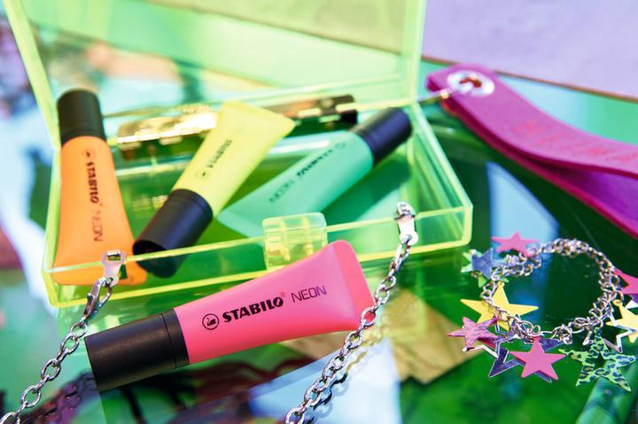Produktbild STABILO NEON Textmarker (Gelb, Grün, Orange, Pink, 5 mm, 4 x)