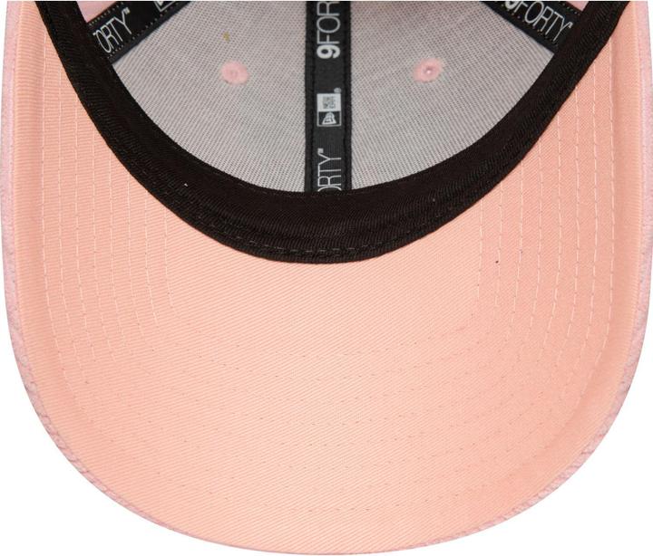 Actual product image New Era 9Forty Corduroy New York Yankees