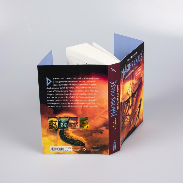 Actual product image Magnus Chase 3: The Ship of the Dead (Rick Riordan., German)