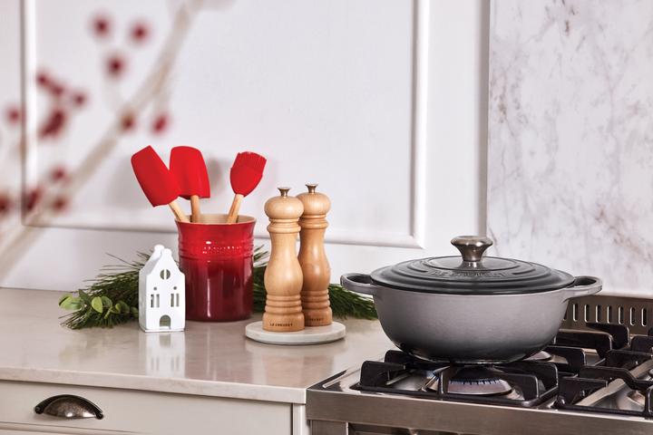 Actual product image Le Creuset Cocotte LA MARMITE SIGNATURE gris foncé (Casserole + Stewpot, Cast iron, Enamel)