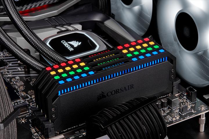 Actual product image Corsair D564GB 6000-40 Dominator Plat. bk K2 COR XMP (2 x 32GB, 6000 MHz, DDR5 RAM, DIMM)