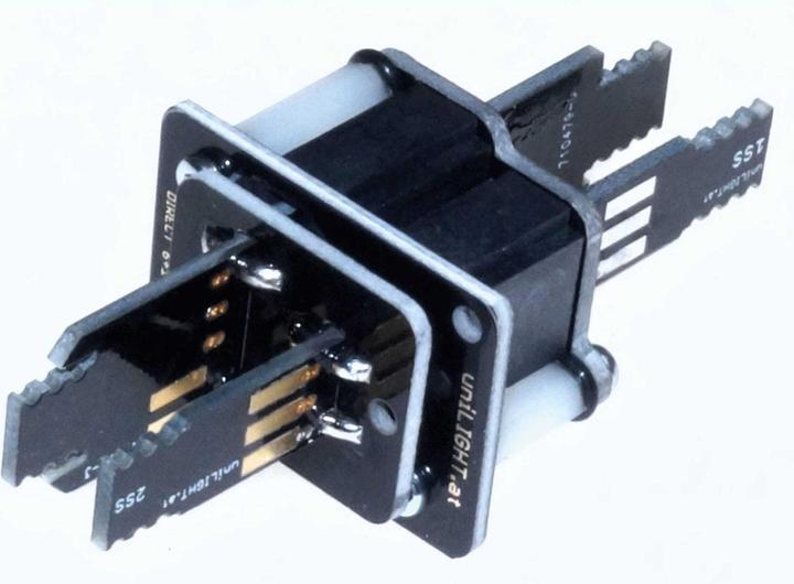 Produktbild Unilight Direktsteckverbindung Direct Mit 6 Primä Servos Und 4 Pole Für Bis Zu 3 Lichtern