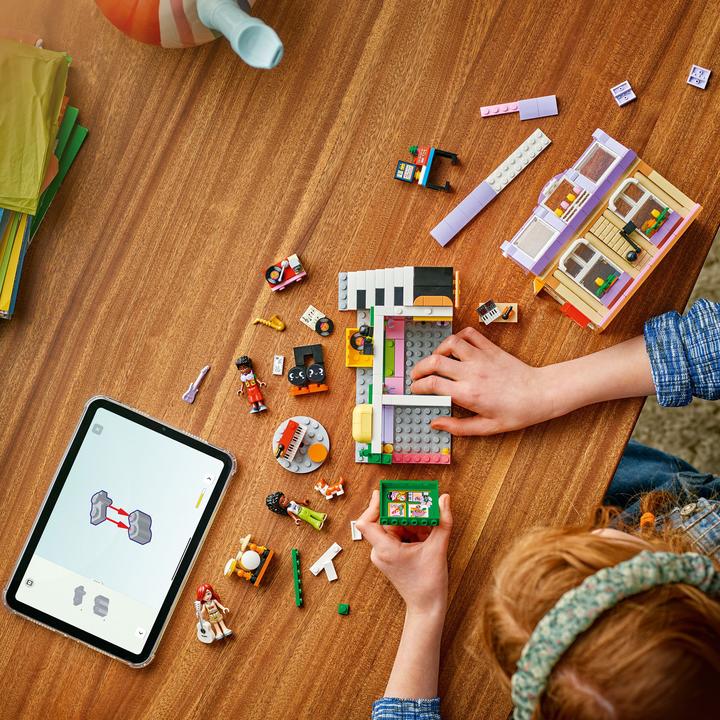 Actual product image LEGO Musikladen & Wohnung (42653, LEGO Friends)