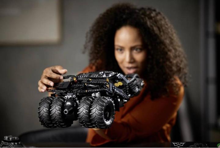 Image du produit LEGO Batmobile Tumbler (76240, LEGO DC, LEGO difficiles à trouver)
