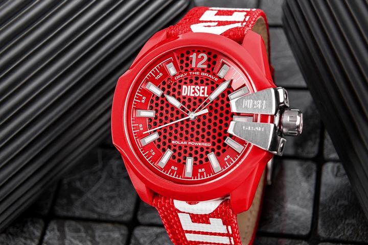 Actual product image Diesel Baby Chief Solar (Analogue wristwatch, 43 mm)