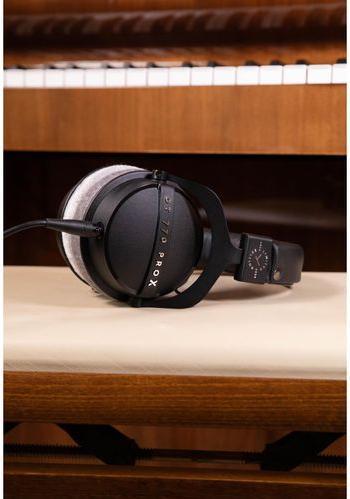 Actual product image Beyerdynamic DT 770 Pro X Limited Edition (No noise cancelling, Cable)