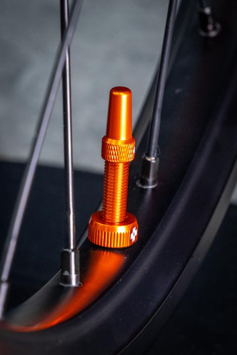 Produktbild Muc-Off V2 Tubeless Ventil Kit 60mm