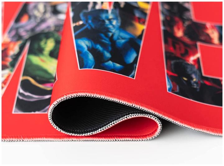 Produktbild CU Marvel: Timeless Avengers (XL)