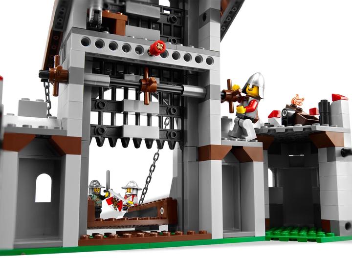 Produktbild LEGO Kingdoms Grosse Königsburg (7946)
