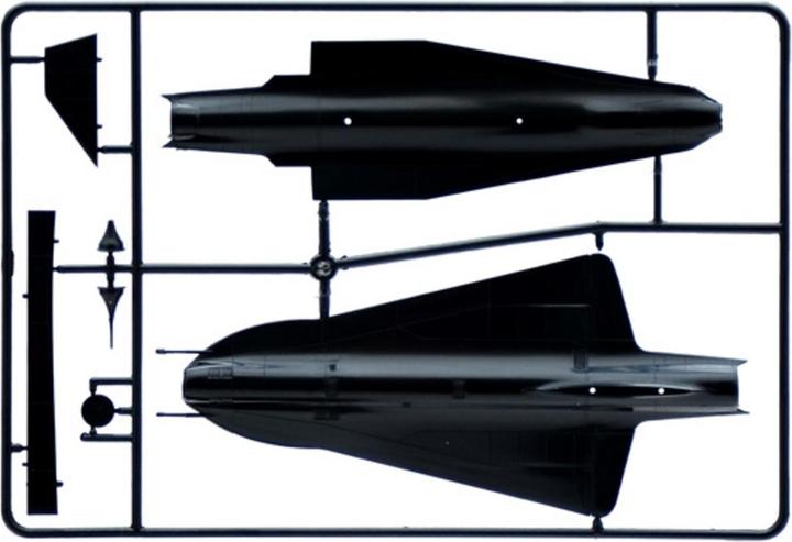 Actual product image Italeri SR - 71 BLACK BIRD