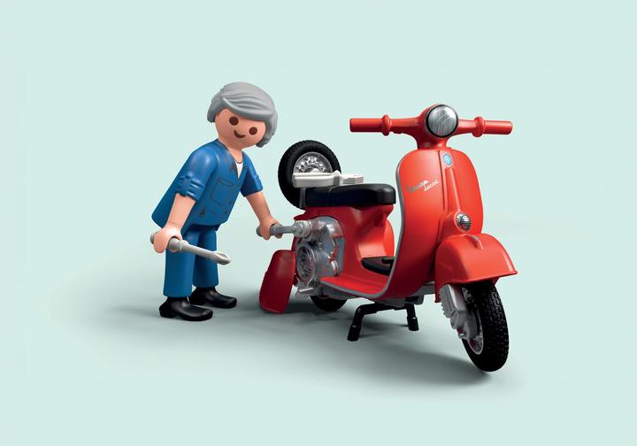 Actual product image Playmobil 60s Vespa workshop (71620, Playmobil City Life)