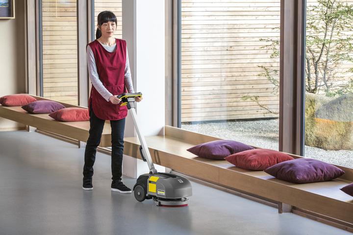 Actual product image Kärcher Rechargeable floor scrubber, BD 30/4 C Bp Pack, including battery kit. (Rechargeable battery operated)