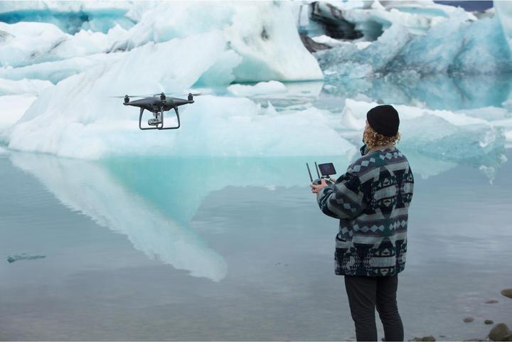 Produktbild DJI Phantom 4 Pro Obsidian (30 min, 1388 g, 20 Mpx)