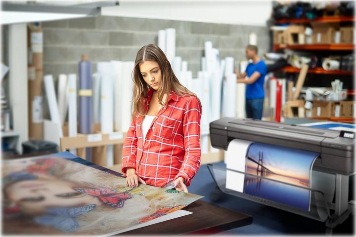 Produktbild HP Z9+ PS, 44" DesignJet (Thermodirekt, Schwarz-Weiss)