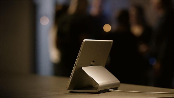 Produktbild Logitech Base (12 W)