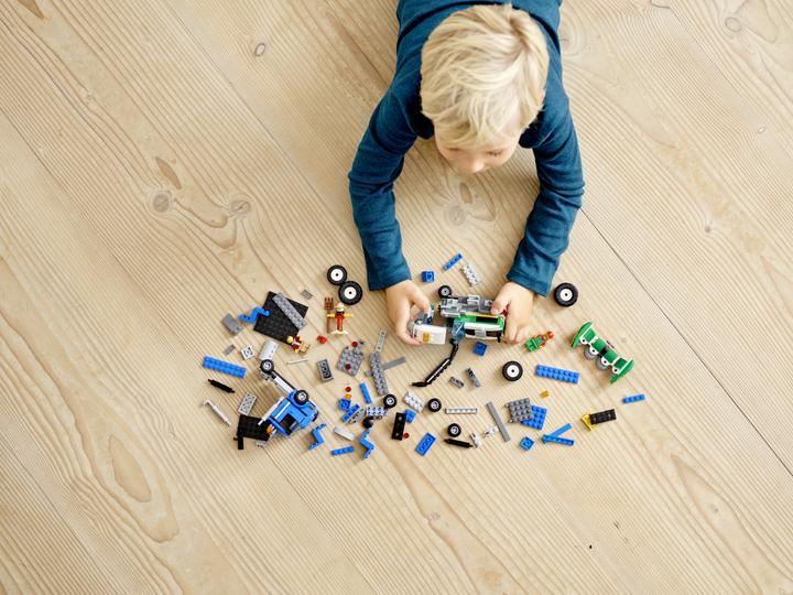 Actual product image LEGO Harvester Transport (60223, LEGO City)