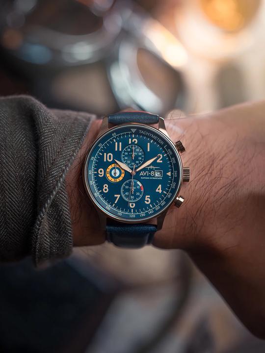 Actual product image AVI-8 AV-4011-0Q (Chronograph, 43 mm)