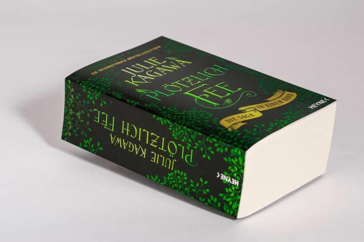 Actual product image Plötzlich Fee (German, Julie Kagawa, 2021)