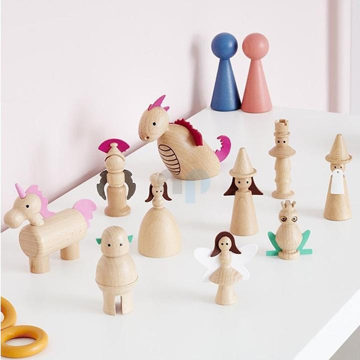 Produktbild TickiT Set mit 10 Verzauberten Märchenfiguren aus Holz