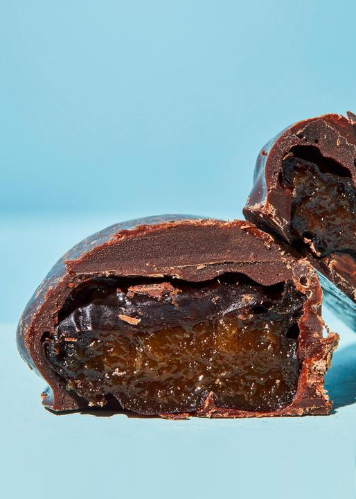 Actual product image KoRo Dried plums coated in dark chocolate coating (1000 g)