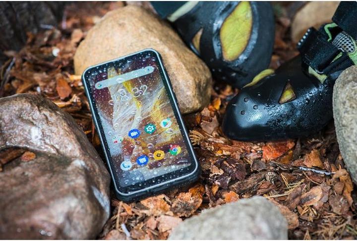 Produktbild Maxcom MS 572 4G NFC smartphone (32 GB, Schwarz, 5.71", Dual SIM, 13 Mpx, 4G)