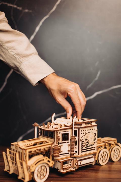 Immagine prodotto Wood Trick Camion - autoarticolato - kit di costruzione in legno 3D