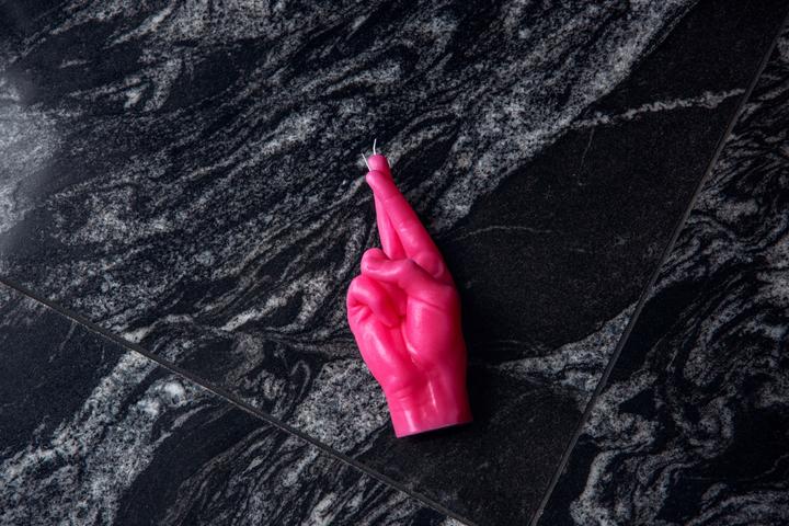 Actual product image Candle Hand crossed fingers (1 pcs.)